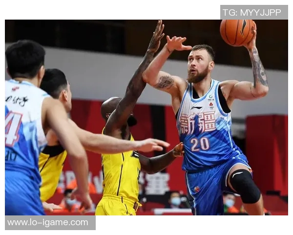 尤纳斯：第四节就是在打橄榄球—领略比赛中的顽强与激情