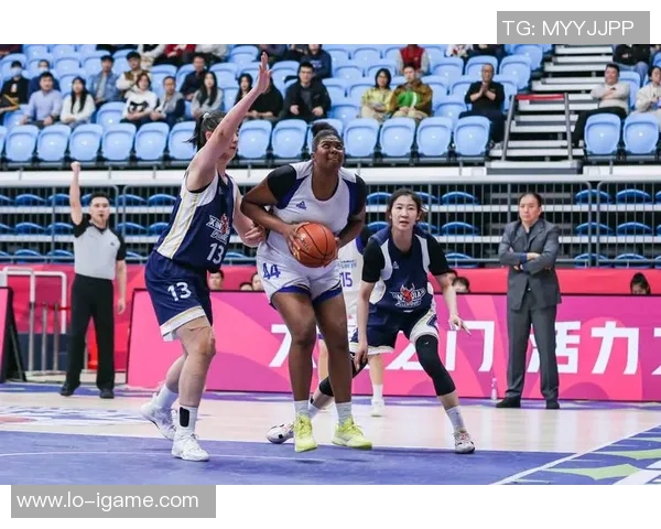 新疆全华班征战季后赛:告别格鲁佛,开启新篇章 新疆全华班征战季后赛:告别格鲁佛,开启新篇章