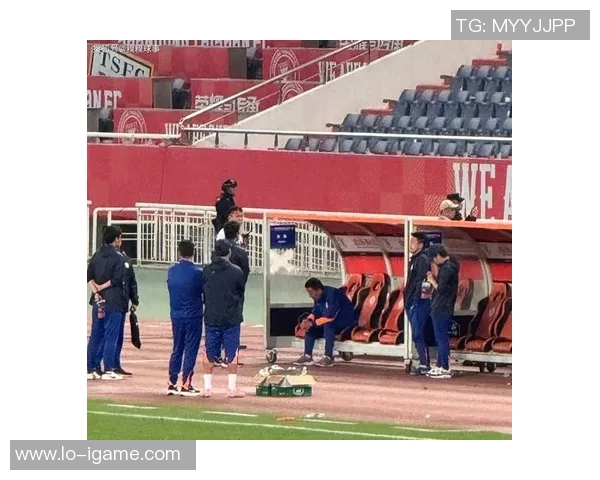 瓦伦前锋贝尔特兰：外界说我们希望教练下课，这简直荒谬至极